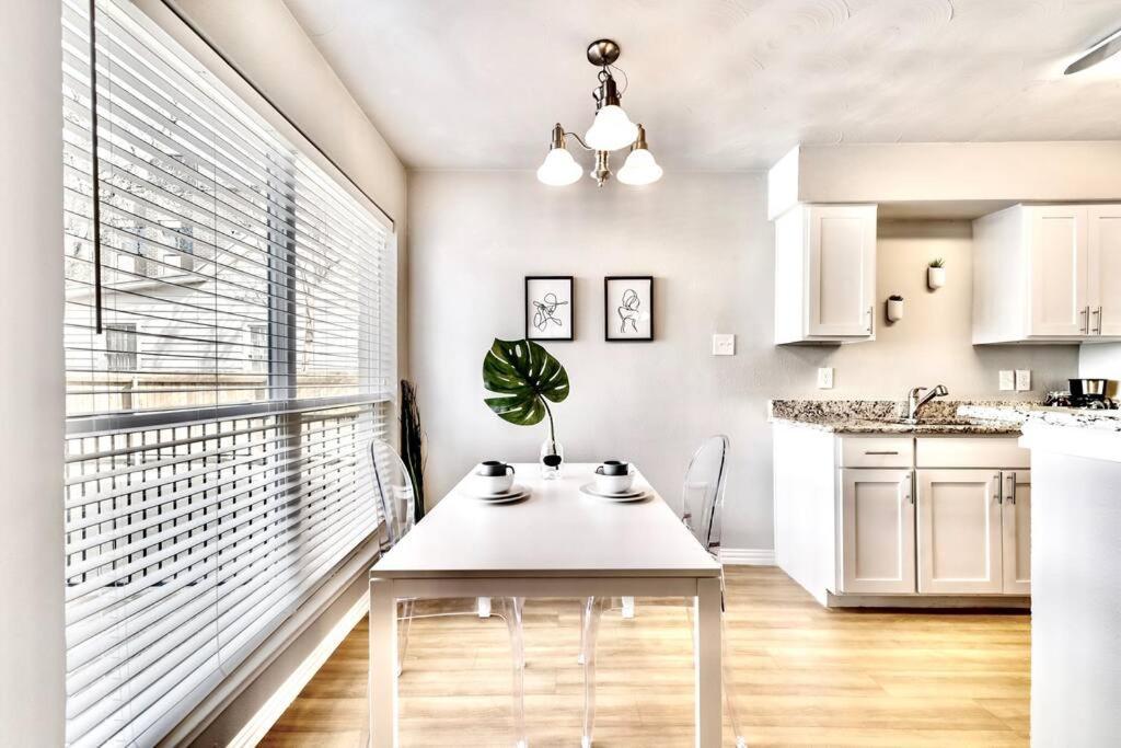 City Outside & Tranquility Inside Dallas Luaran gambar